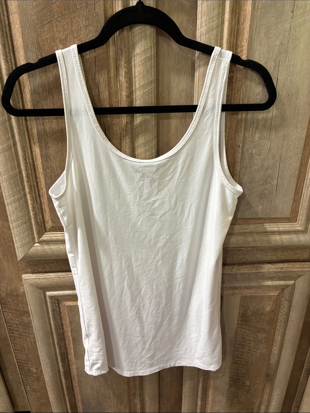 No Boundaries White Scoop Neck Tank Top - Picture 2 of 9